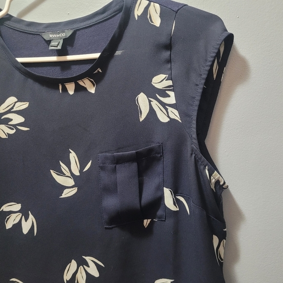 RW & Co Navy And White Leaf Print Short Sleeve Top XS - Picture 3 of 6